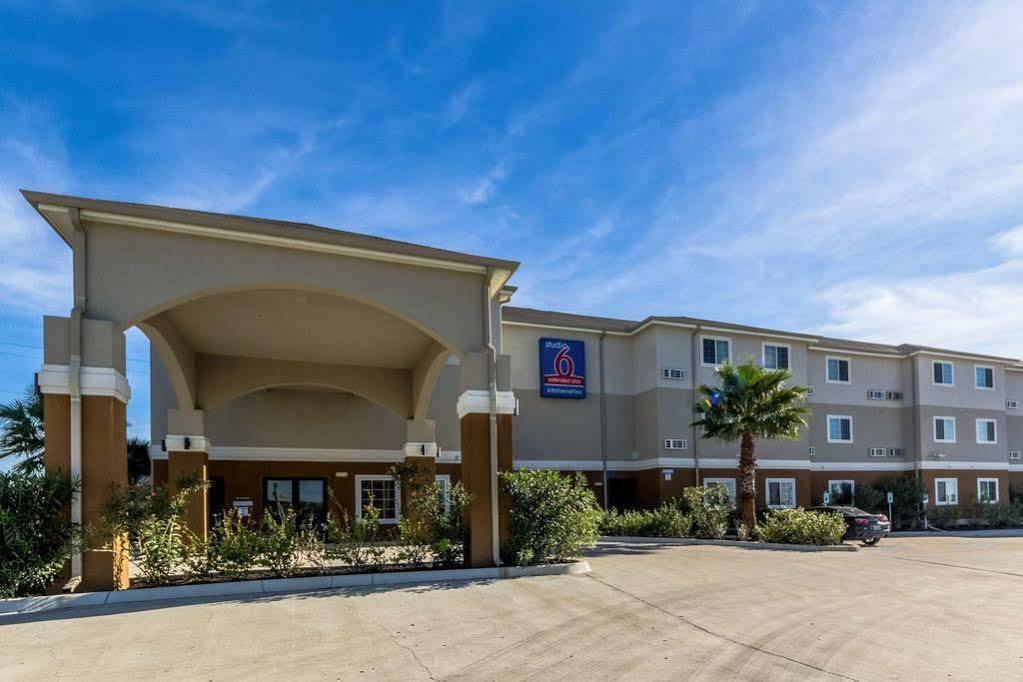 Super 8 By Wyndham Kenedy Motel Exterior photo